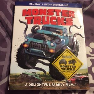 Monster trucks blue ray DVD